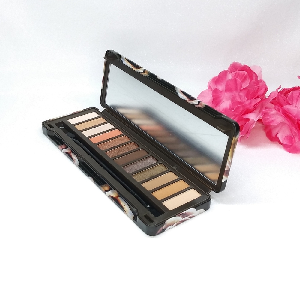 Eyeshadow palette Heat Fire  matte,shimmer
